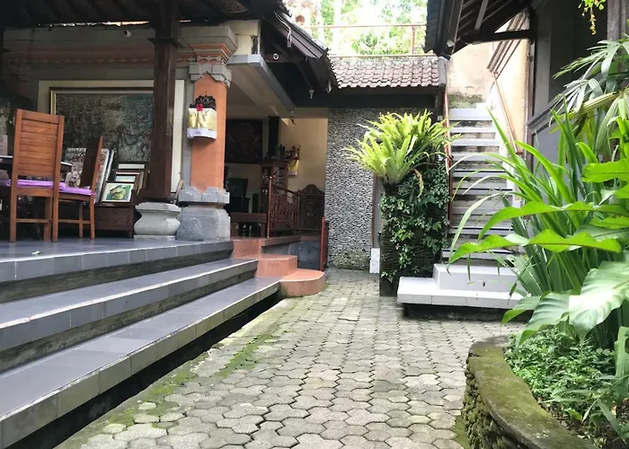 Nirvana Homestay *